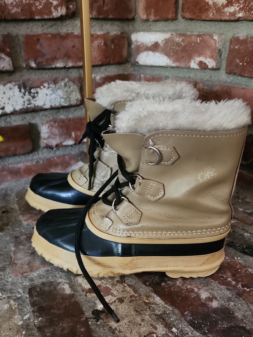 Sorel Tivoli II Waterproof Winter Boots Faux Fur Snow Boots Beige Black